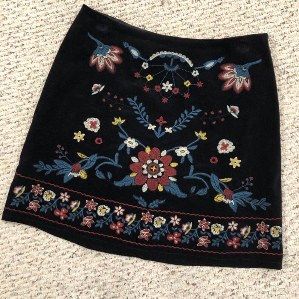 Miami Black Cotton Corduroy Lined Floral Embroidered Short Skirt Size Large